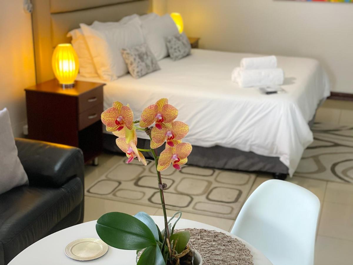 The Meritus Guest House Westville Exteriör bild