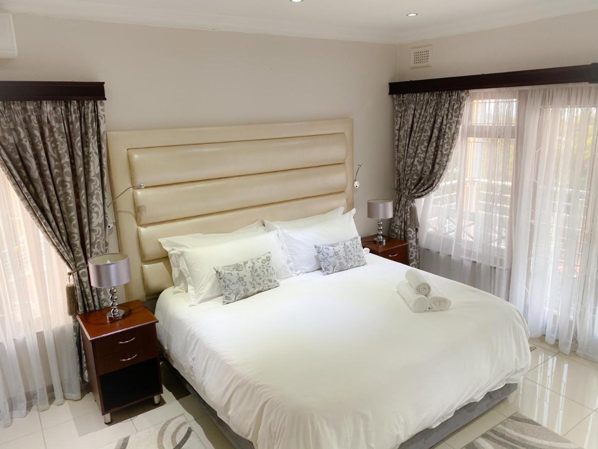The Meritus Guest House Westville Exteriör bild