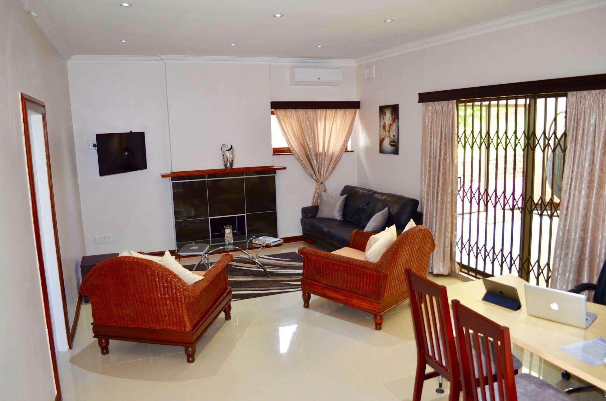 The Meritus Guest House Westville Exteriör bild